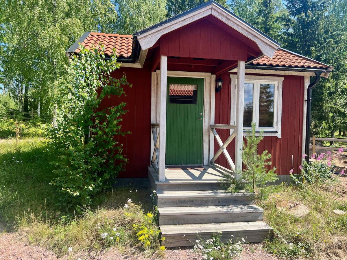 Idylliskt Hus Med Sjoeutsikt. Villa Östhammar Kültér fotó