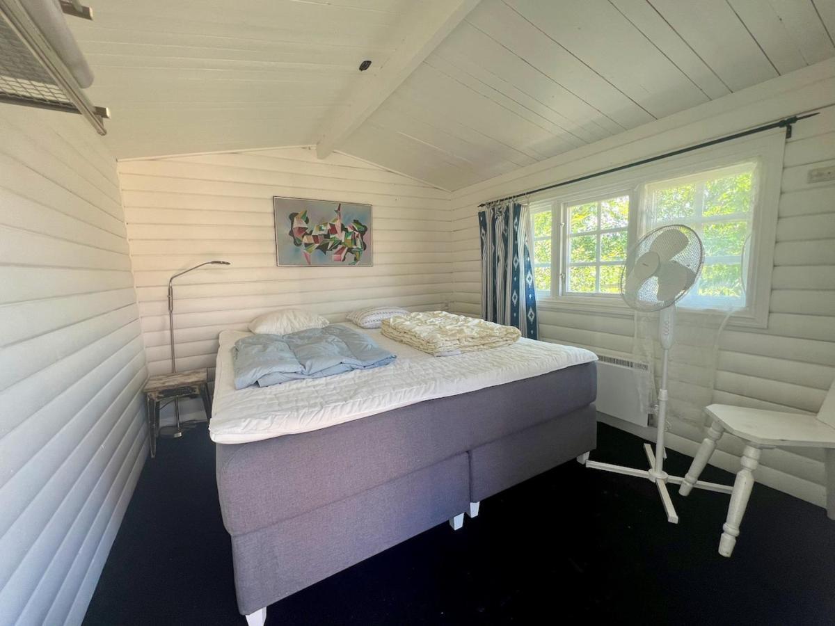 Idylliskt Hus Med Sjoeutsikt. Villa Östhammar Kültér fotó